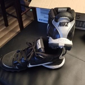 NIKE CLEATS